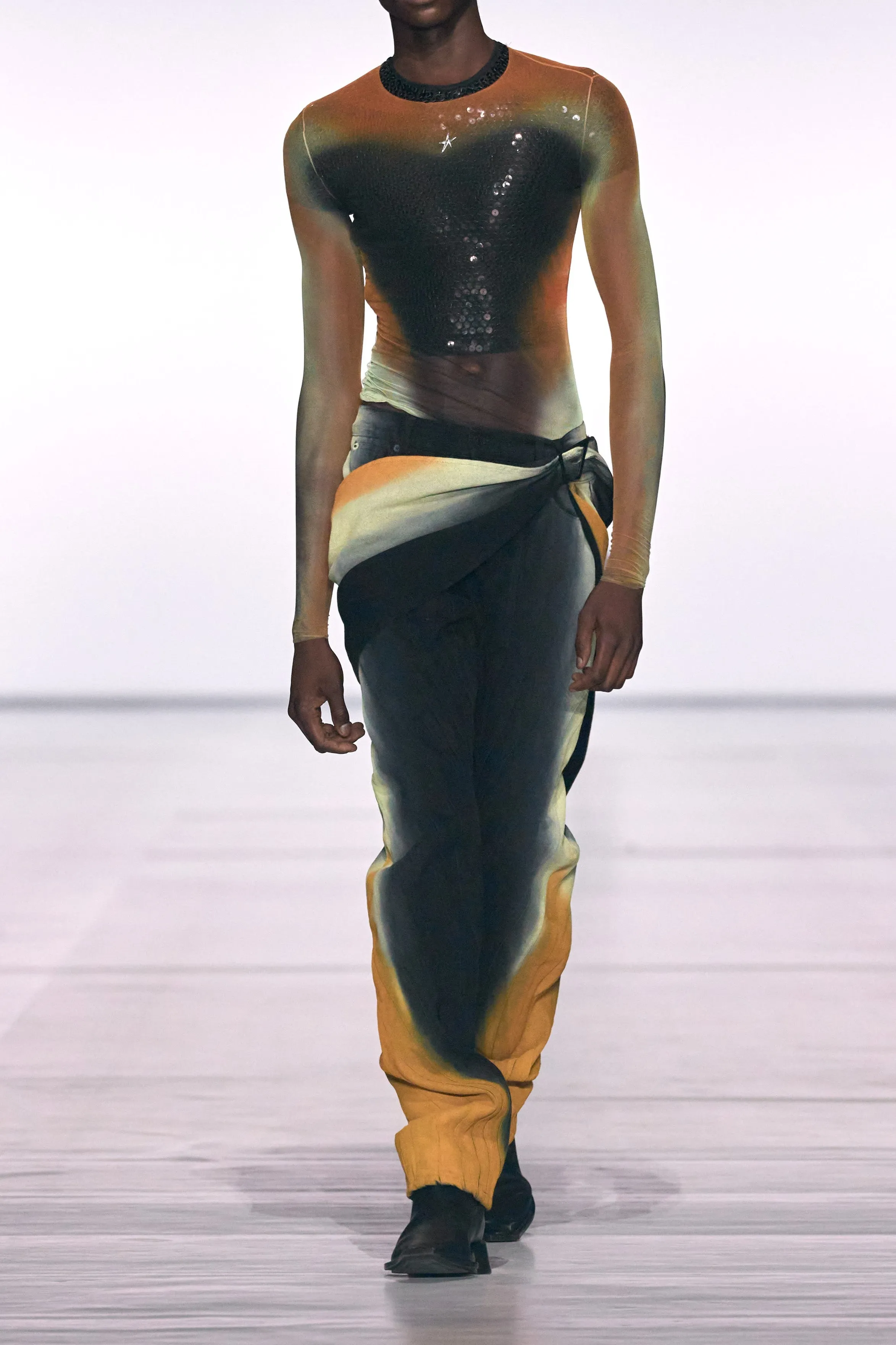 black gradient-effect spiral baggy jeans