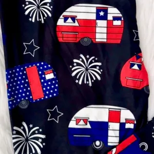 July 4th Flag Vintage Campers Capri SOFT Leggings Red White Blue rts