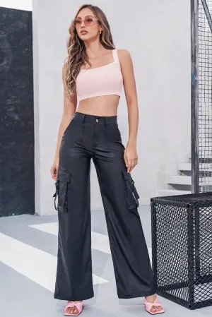 PANTALON TIPO CARGO EN TELA DE CUERINA SILUETA RELAXED COLOR NEGRO DISEÑO PREMIUM MODA