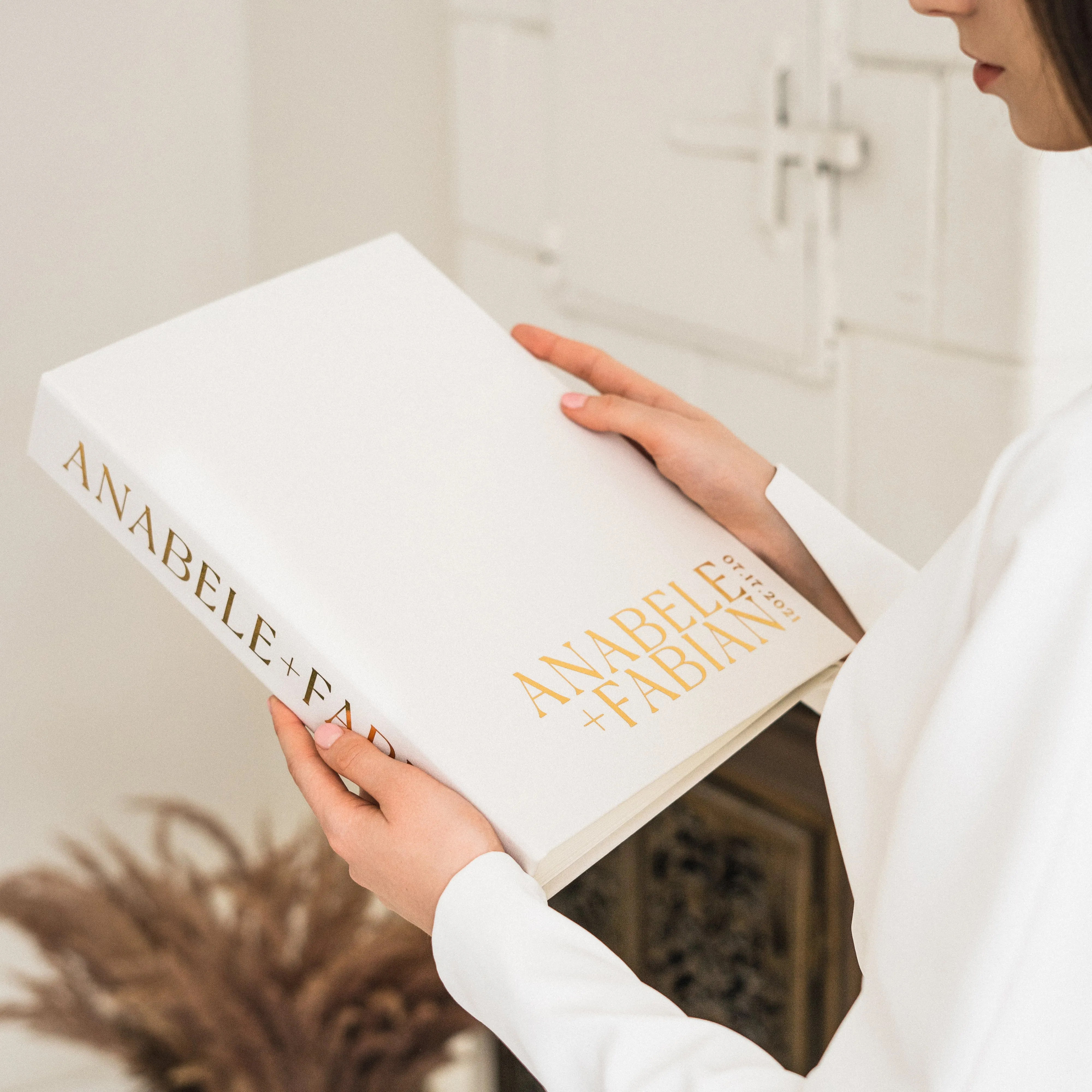 Silky White   Real Gold | Guest Book