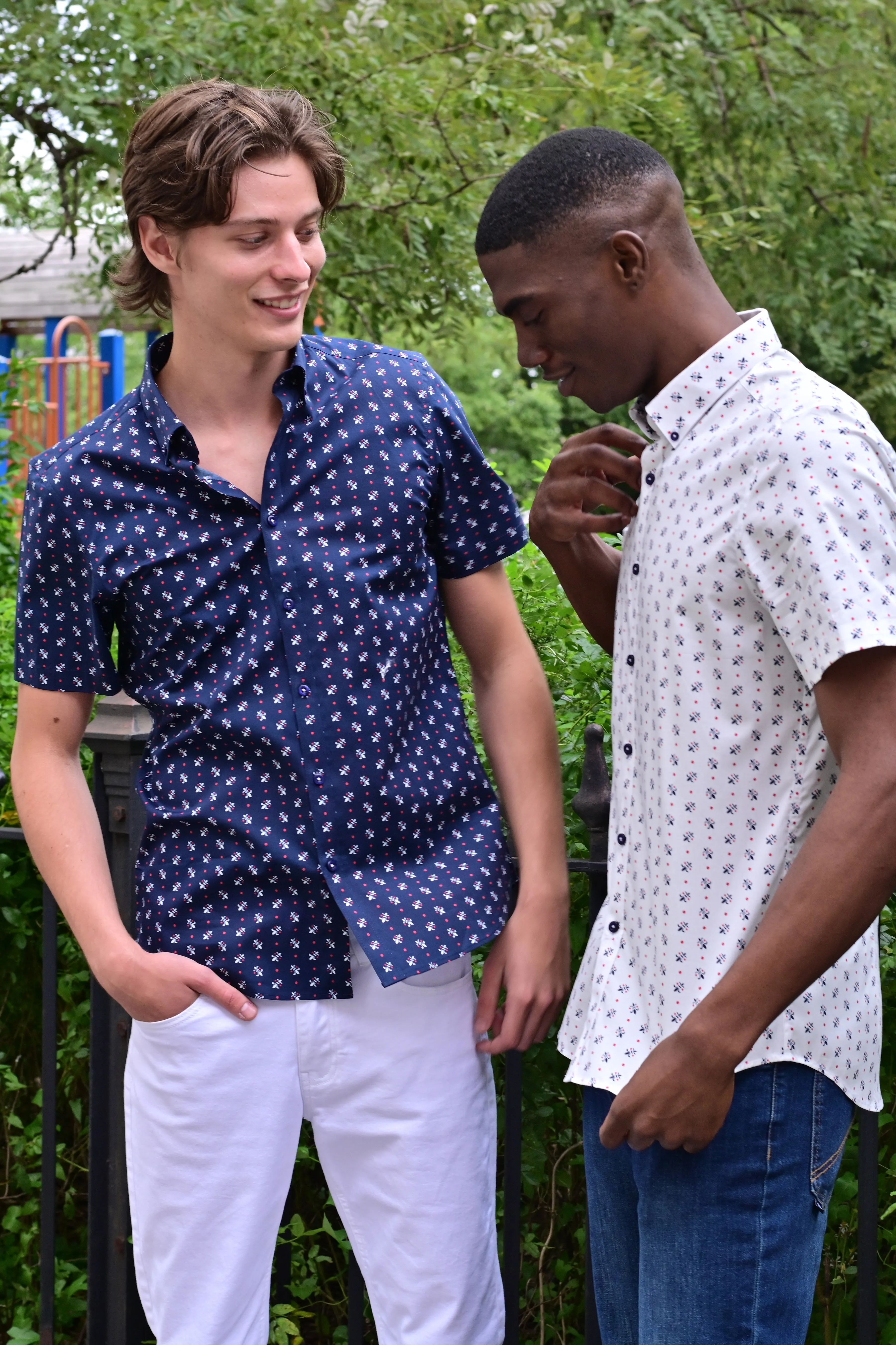 Slater s/s Button Down Shirt - Navy Fleur De Lis