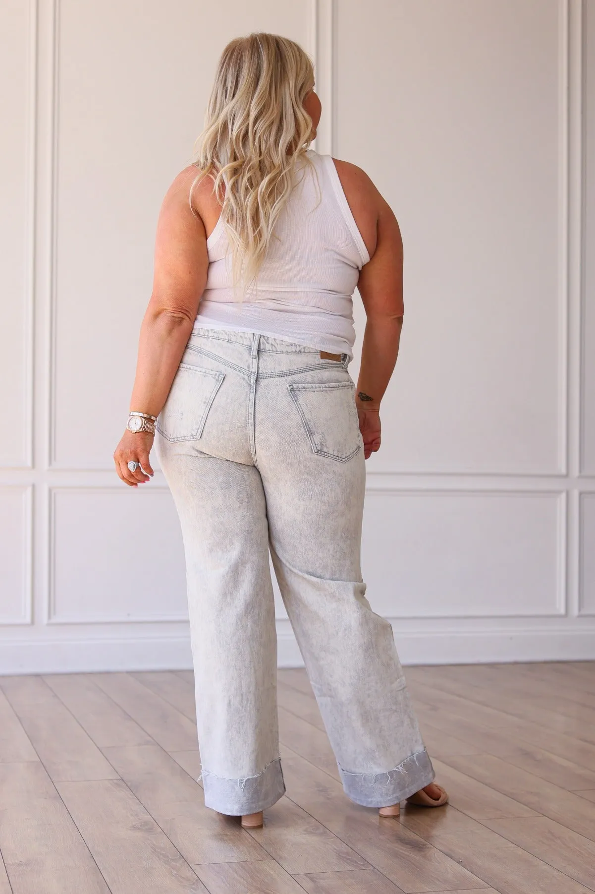 The Samantha White Straight Leg Jean