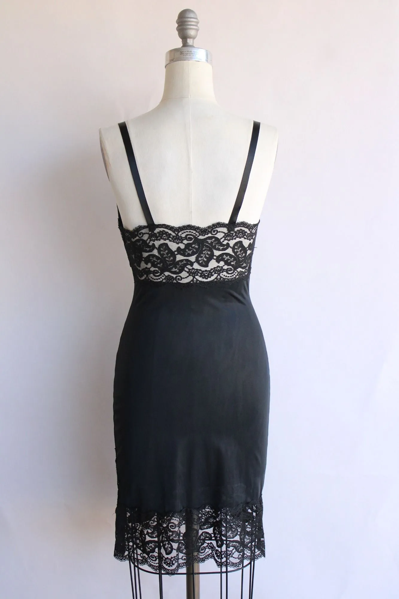 Vintage 1950s Black Val Modes Slip Size 32