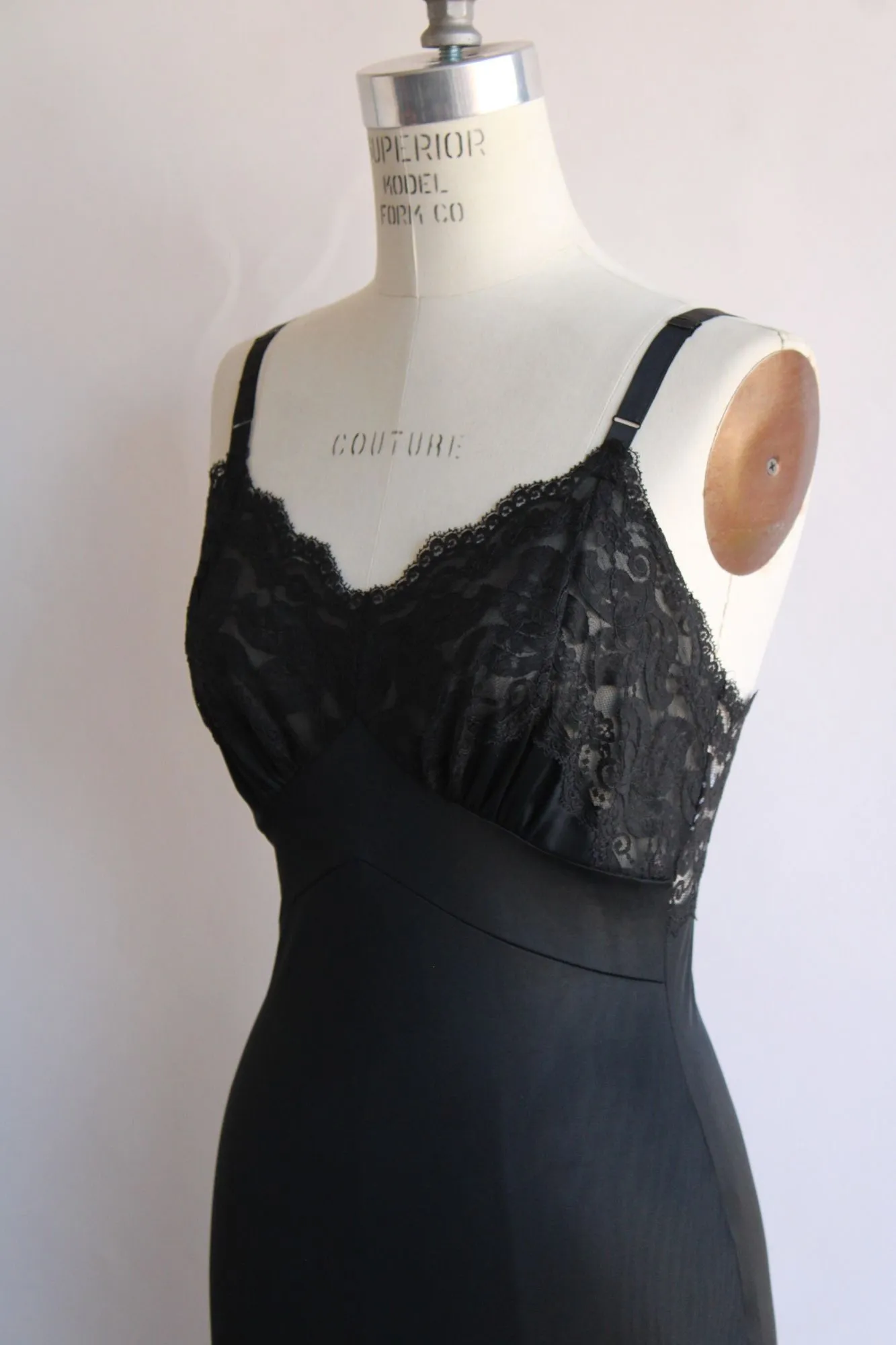 Vintage 1950s Black Val Modes Slip Size 32
