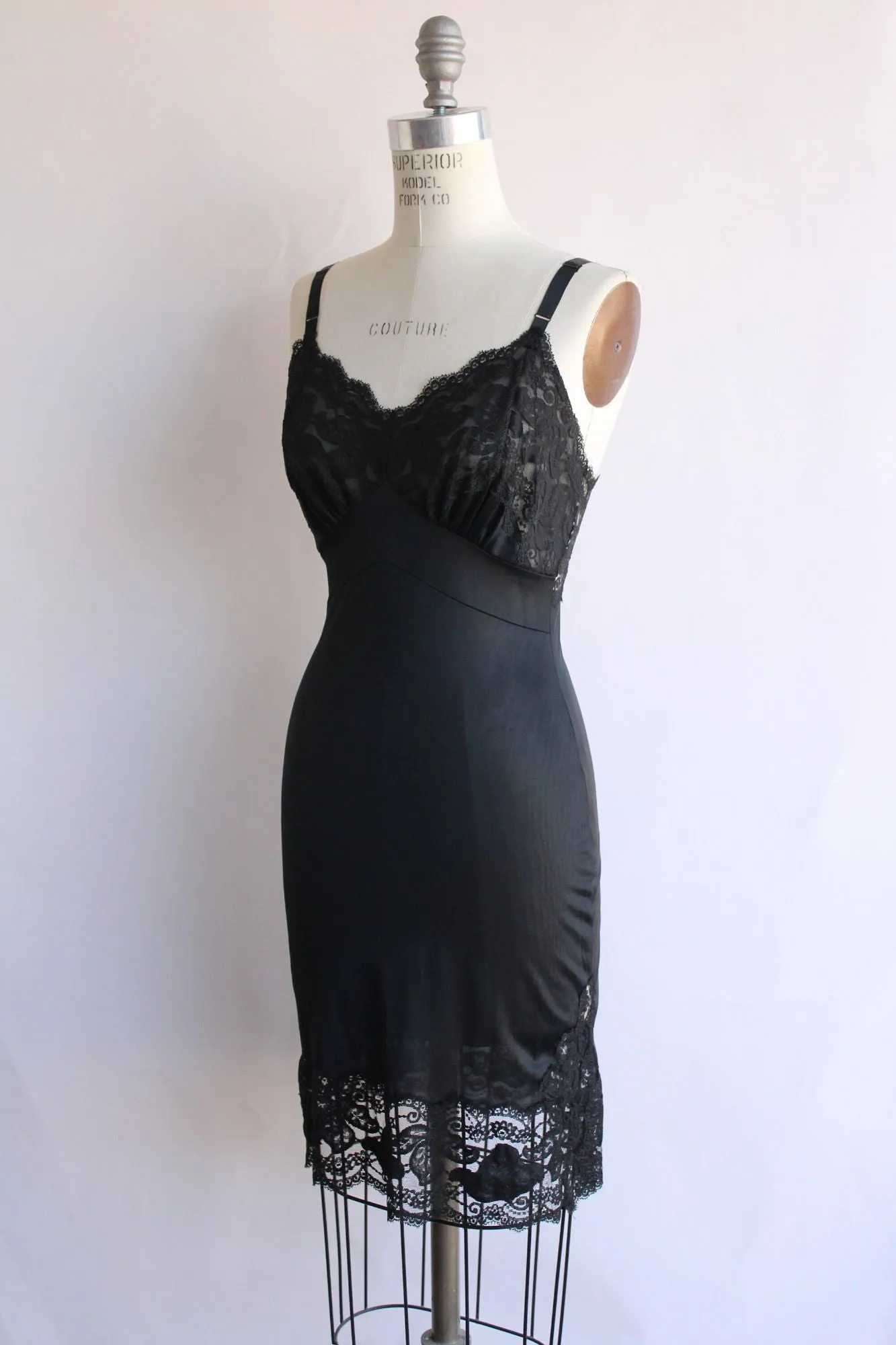 Vintage 1950s Black Val Modes Slip Size 32