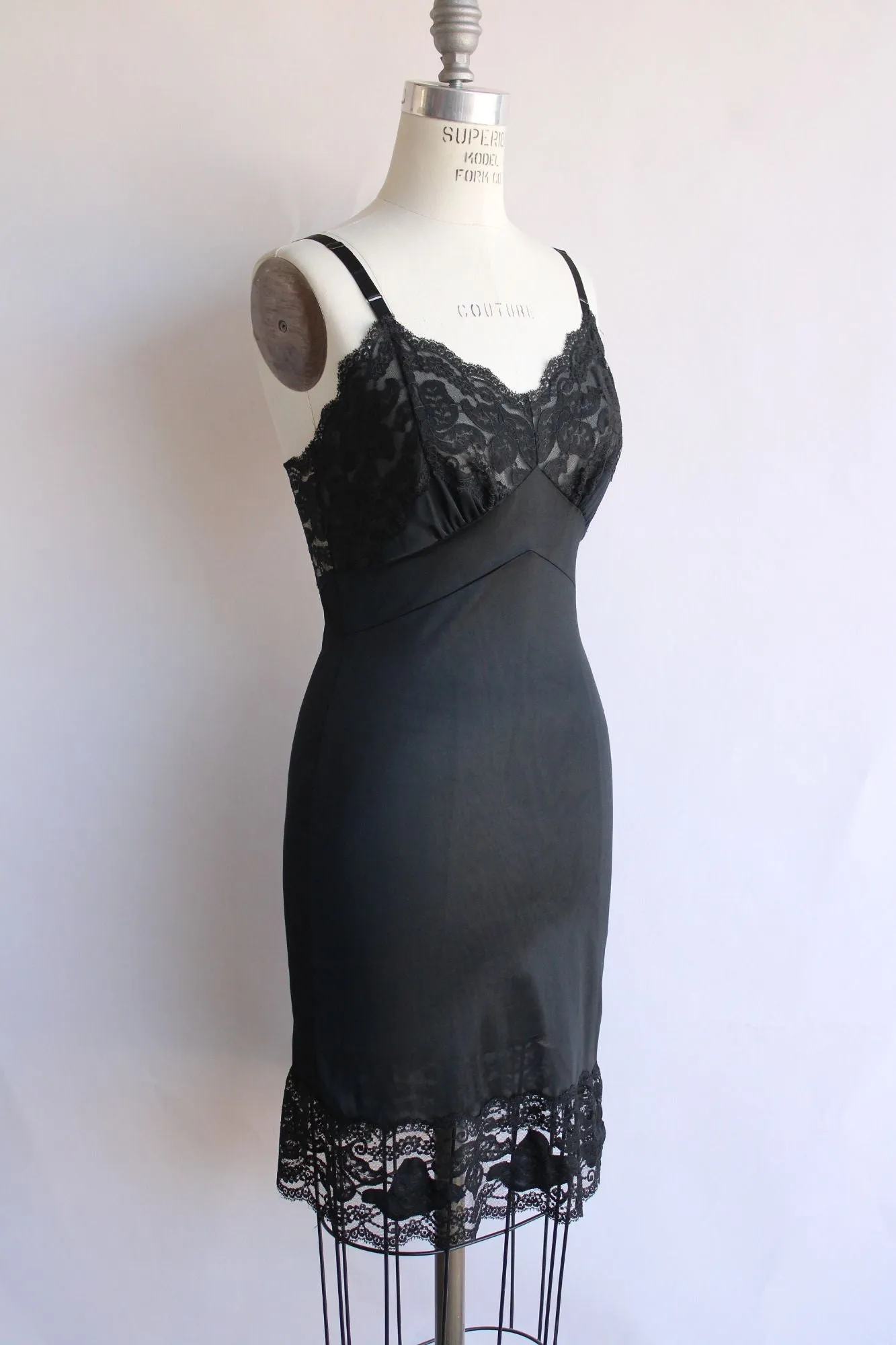 Vintage 1950s Black Val Modes Slip Size 32