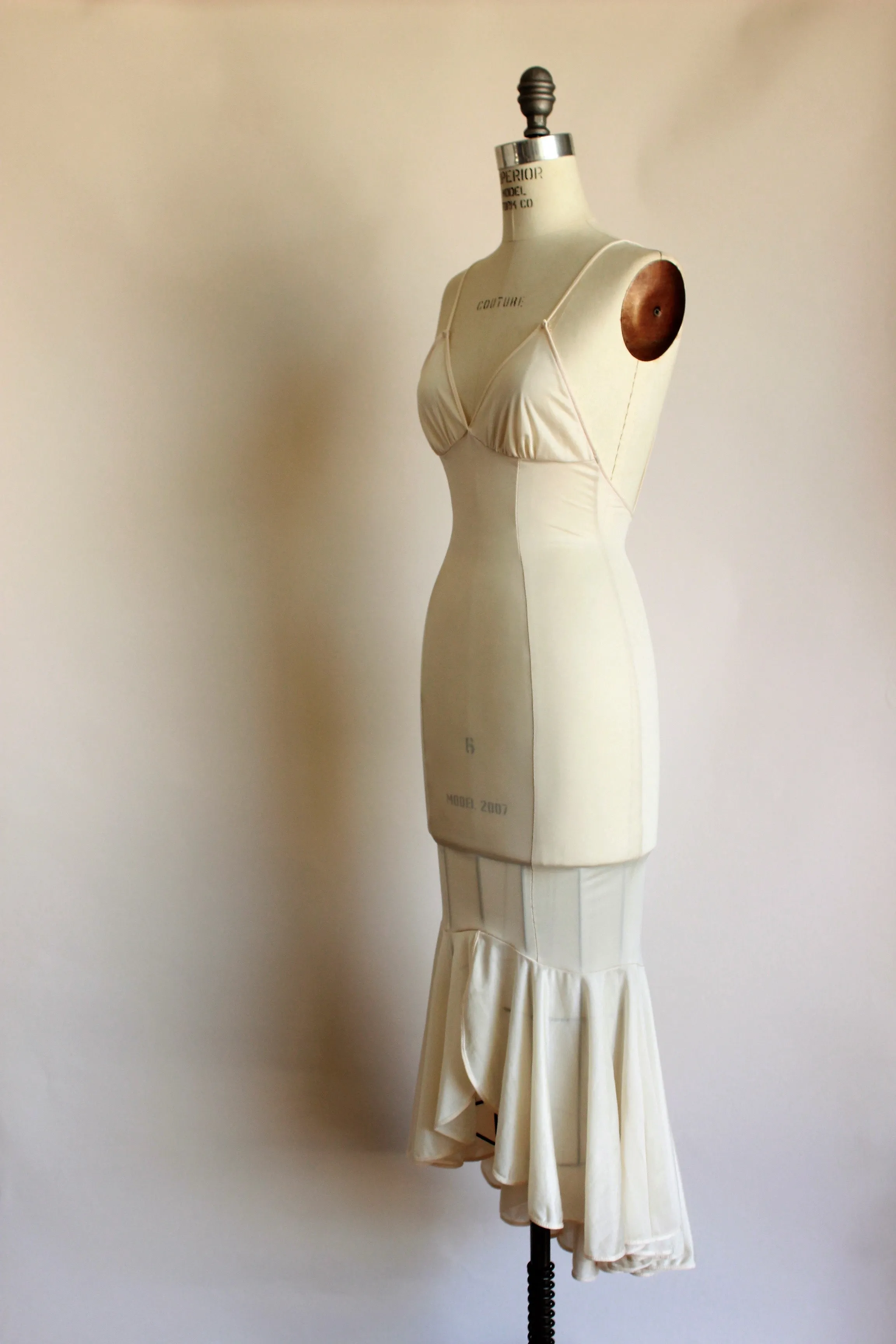Vintage 1980s Fredericks of Hollywood Ivory Slip